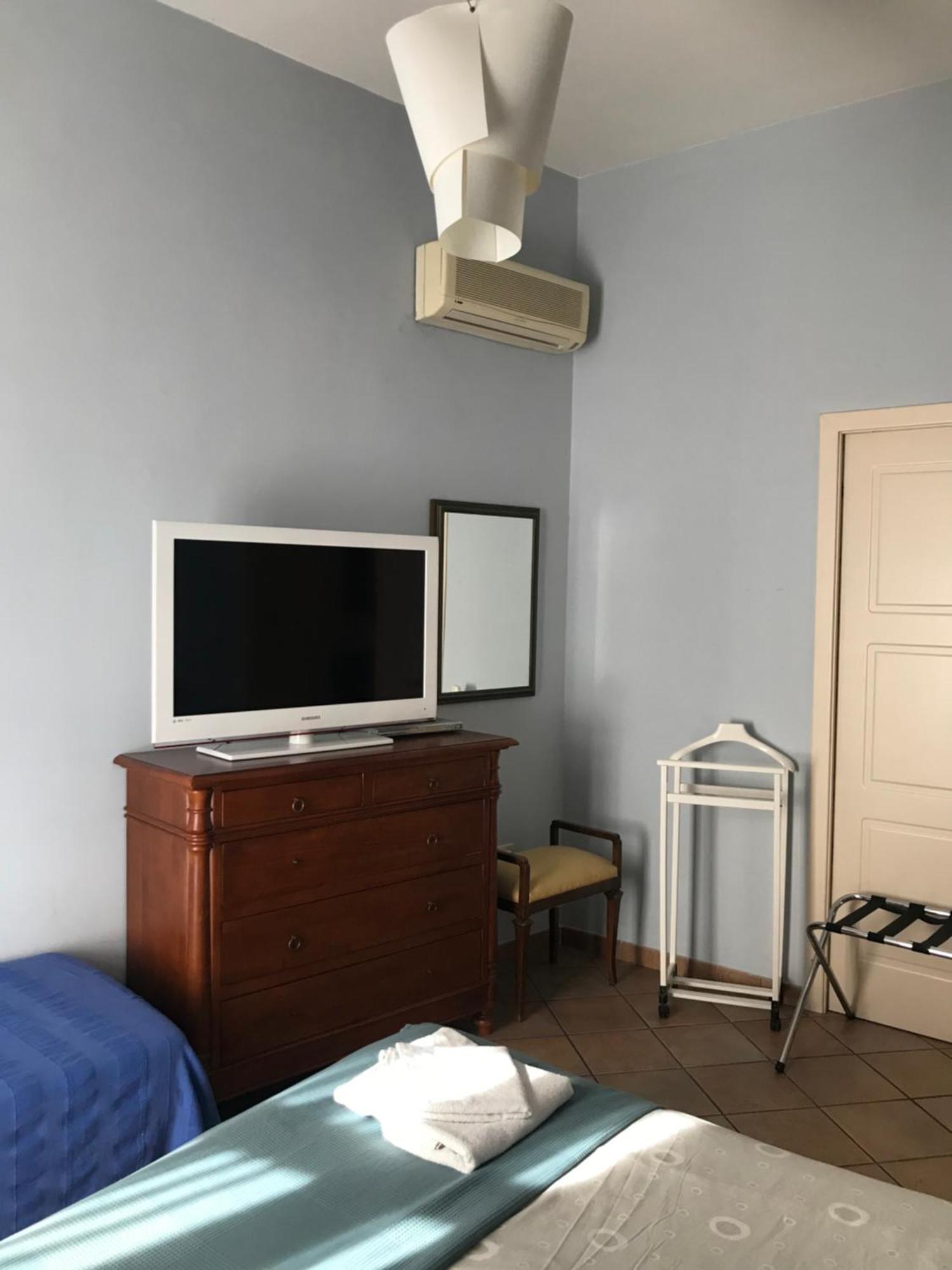 Numero 3 Otel Cagliari Dış mekan fotoğraf