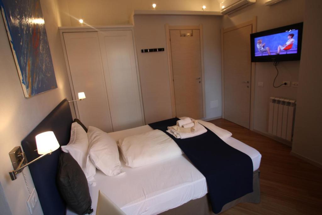 Numero 3 Otel Cagliari Oda fotoğraf